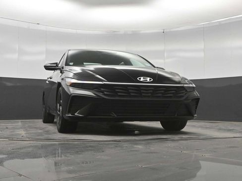 New 2026 Hyundai Elantra SEL Sport FWD image 34