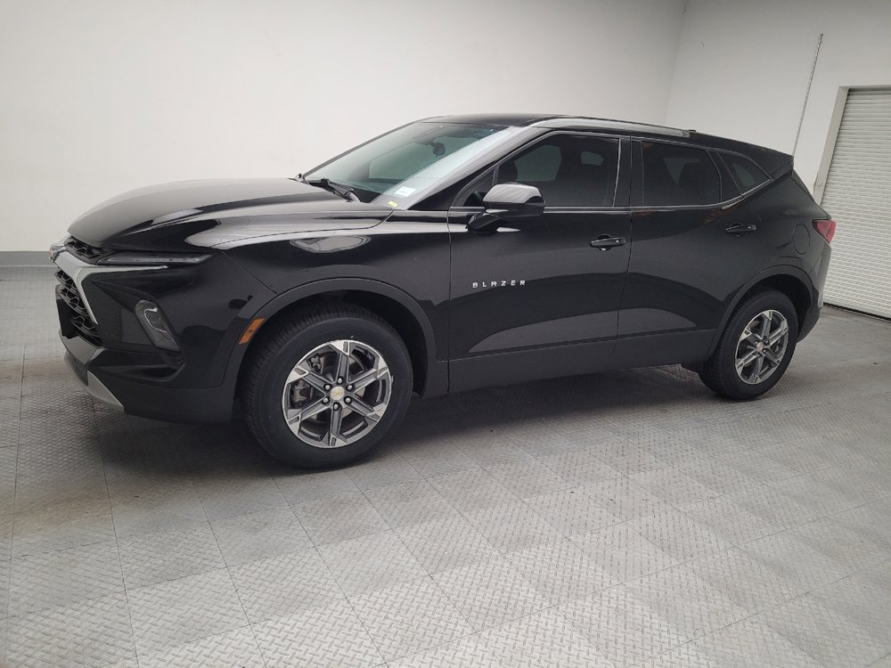 Used 2023 Chevrolet Blazer LT w/ LPO, Cargo Package FWD image 2