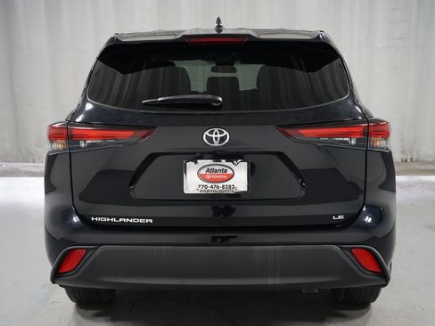 Certified 2024 Toyota Highlander LE image 7