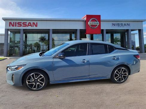 Certified 2025 Nissan Sentra SR w/ SR Premium Package image 8