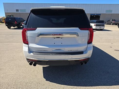 Used 2024 GMC Yukon XL Denali w/ Denali Reserve Package AWD/4WD image 5