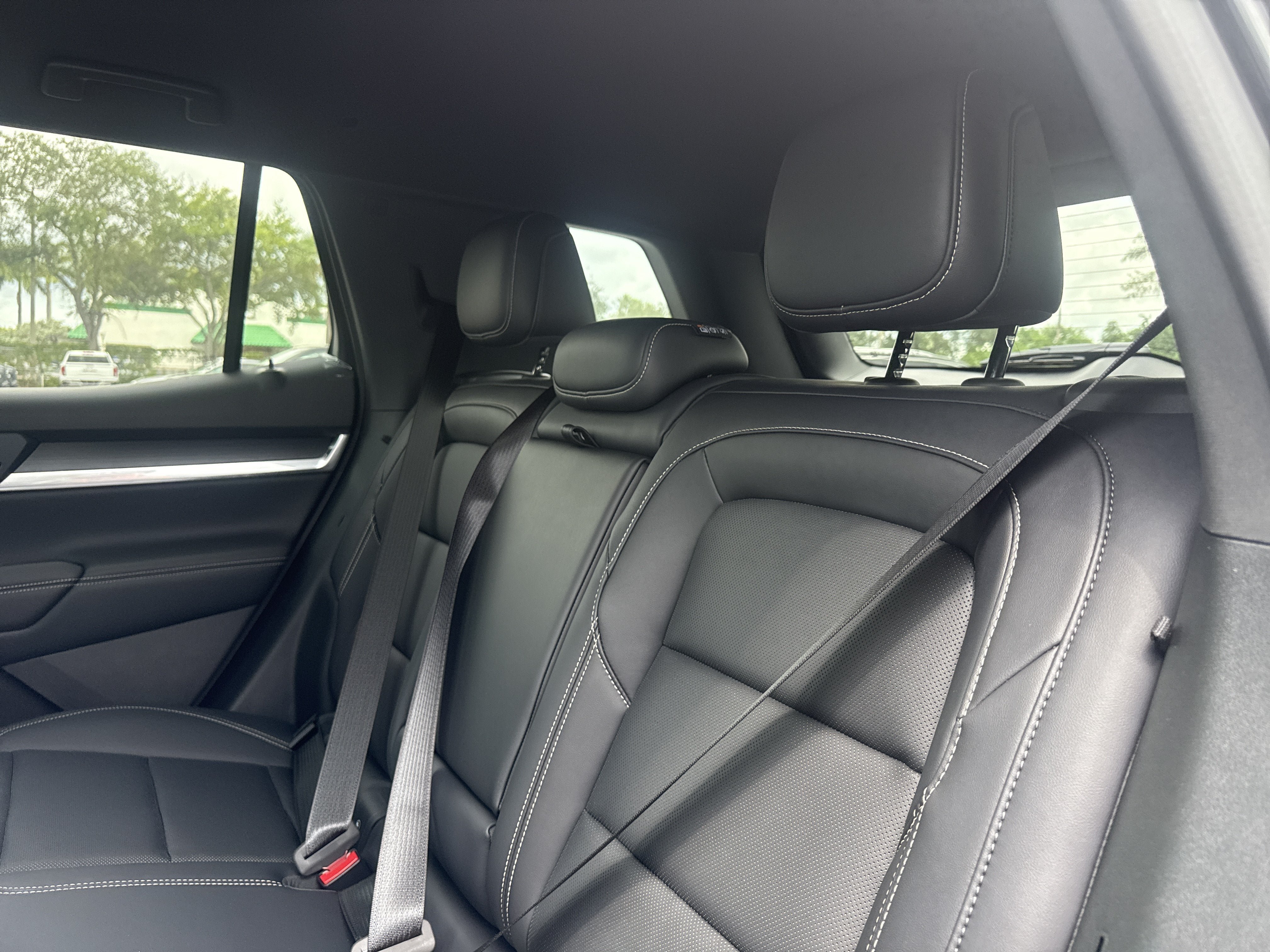 New 2027 GMC Terrain Elevation w/ Elevation Premium Package FWD image 7