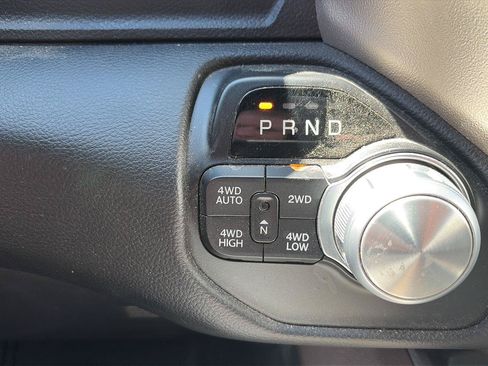 Used 2019 RAM 1500 Laramie AWD/4WD image 17
