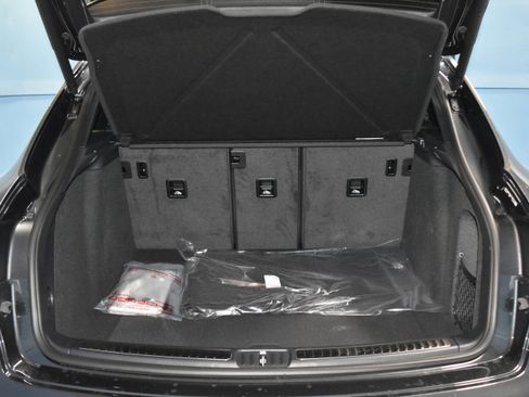 New 2026 Porsche Macan image 30