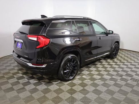 Used 2024 GMC Terrain Denali w/ Denali Premium Package AWD/4WD image 5