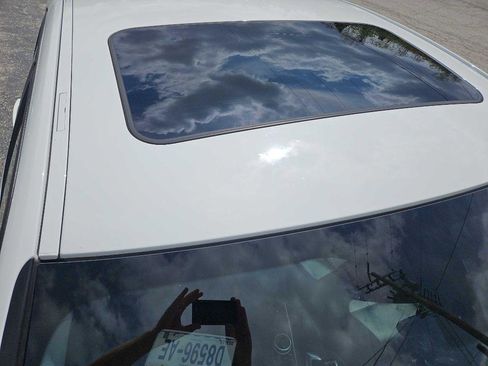 Used 2015 Chrysler 200 Limited w/ Convenience Group image 44