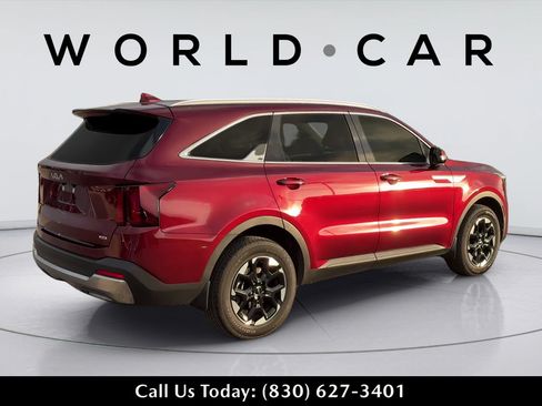 Certified 2025 Kia Sorento S AWD/4WD image 5