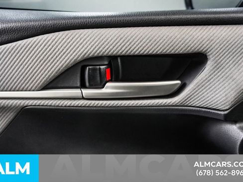 Used 2025 Toyota Camry SE image 46