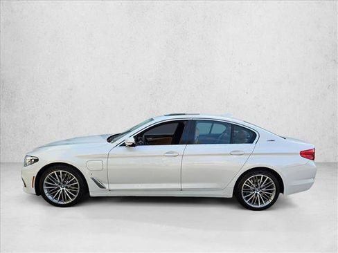 Used 2019 BMW 530e w/ Convenience Package RWD image 8