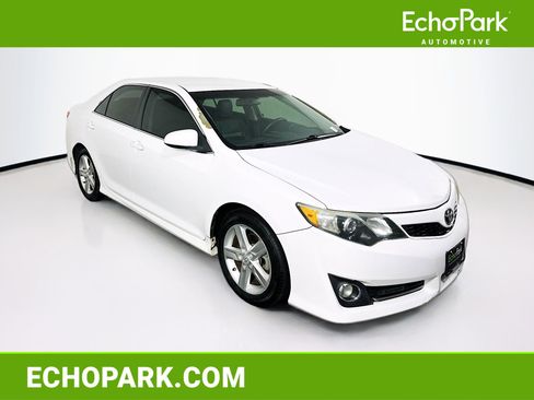 Used 2014 Toyota Camry SE image 1