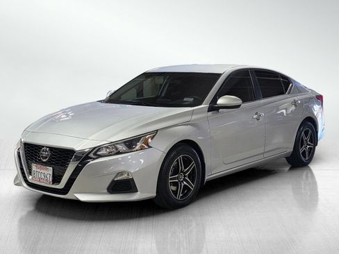 Used 2019 Nissan Altima 2.5 S FWD image 3