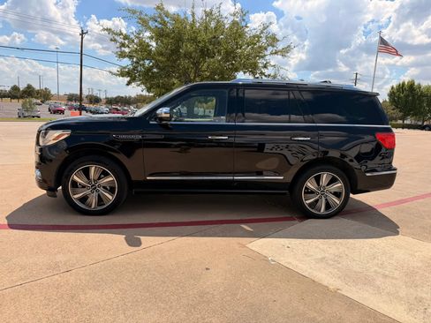 Used 2019 Lincoln Navigator Black Label w/ Cargo Package AWD/4WD image 2