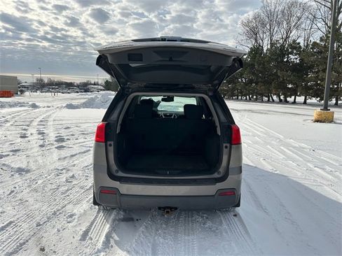 Used 2010 GMC Terrain SLE image 18