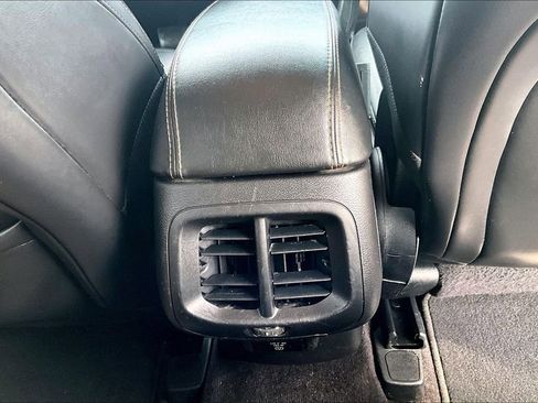 Used 2017 Jeep Cherokee Limited image 32