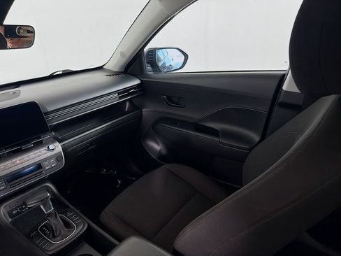 Used 2025 Hyundai Kona SEL FWD image 21