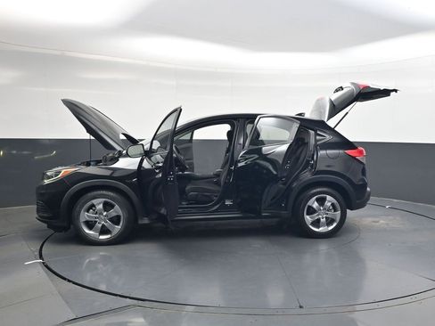 Used 2021 Honda HR-V LX image 39