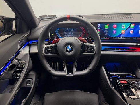 Used 2026 BMW M5 Touring image 39