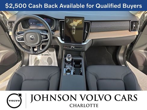 New 2026 Volvo XC90 T8 Plus w/ Protection Package Premier image 9