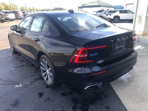 Used 2022 Volvo S60 B5 Momentum image 6