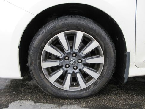 Used 2020 Toyota Sienna XLE Premium image 19