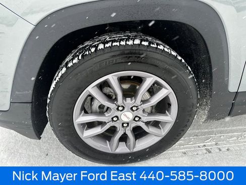 Used 2023 GMC Terrain SLT image 22