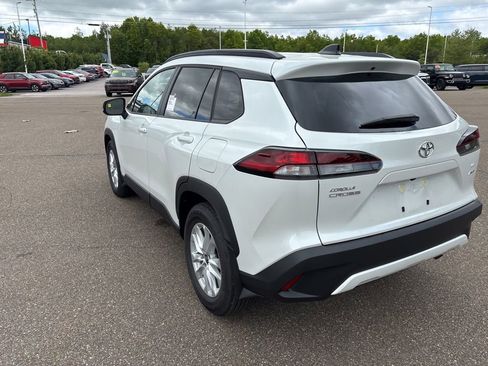 Certified 2026 Toyota Corolla Cross LE AWD/4WD image 4