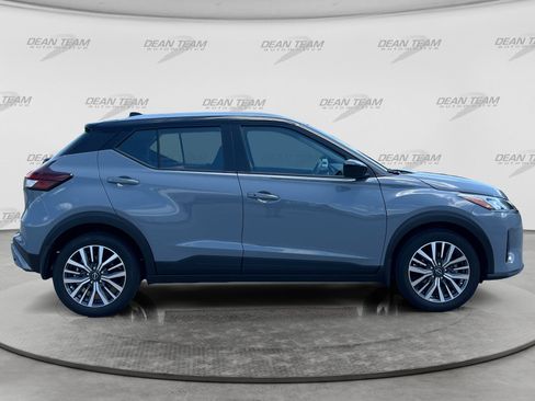 Used 2024 Nissan Kicks SV FWD image 8