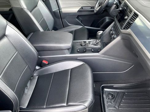 Used 2021 Volkswagen Atlas SE w/ Panoramic Sunroof Package image 23