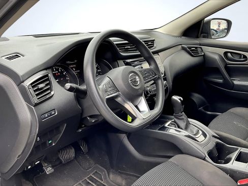 Used 2018 Nissan Rogue Sport S image 14