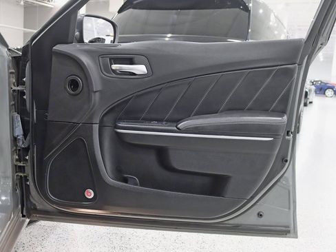 Used 2018 Dodge Charger GT image 33
