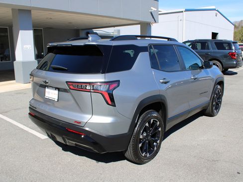 Used 2025 Chevrolet Equinox RS image 3