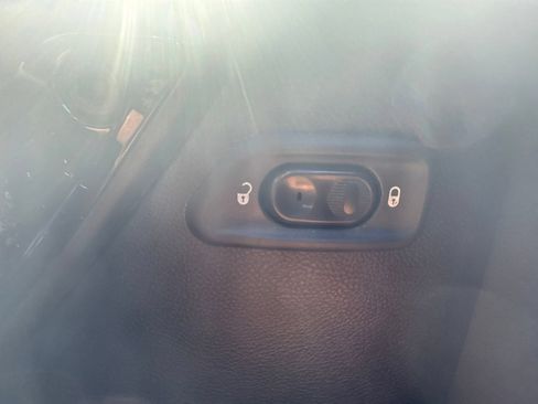 Used 2017 Jeep Wrangler Unlimited Sahara AWD/4WD image 24