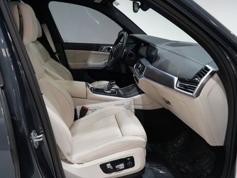 Used 2021 BMW X5 M50i w/ Executive Package image 39