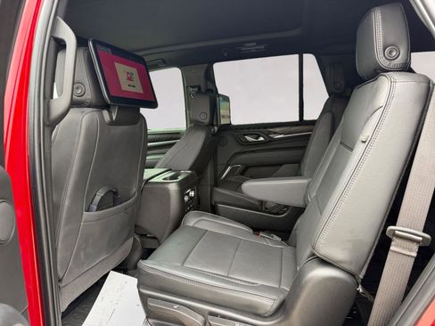 Used 2024 GMC Yukon Denali w/ Advanced Technology Package image 13