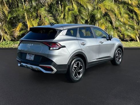 Used 2024 Kia Sportage LX image 5