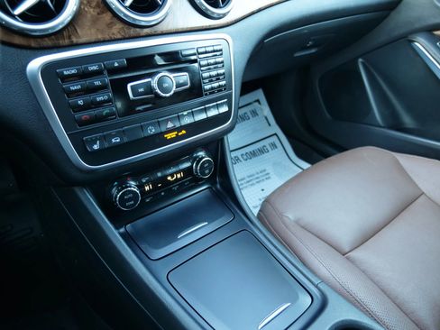 Used 2015 Mercedes-Benz GLA 250 4MATIC image 11