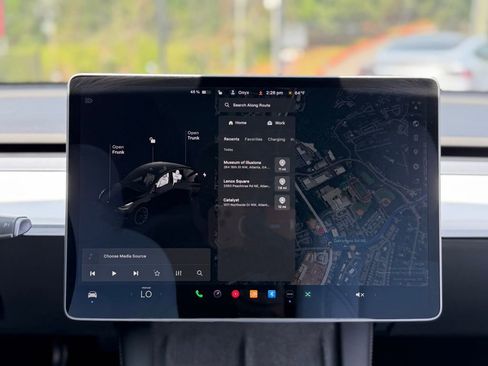 Used 2021 Tesla Model Y Long Range image 46