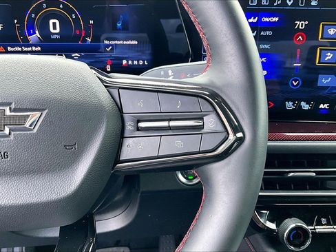 Used 2024 Chevrolet Traverse RS image 12