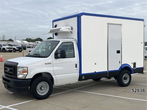 Used 2023 Ford E-350 and Econoline 350 Super Duty w/ Power Windows & Locks Group RWD image 1