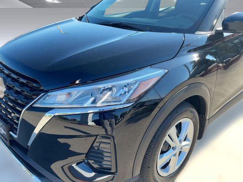 New 2025 Nissan Kicks Play S image 11