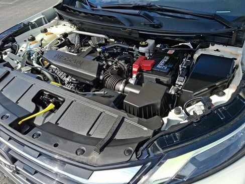Used 2025 Nissan Rogue S FWD image 32