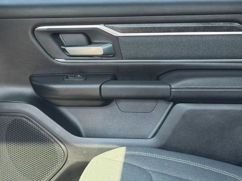 Used 2022 RAM 1500 Big Horn AWD/4WD image 12