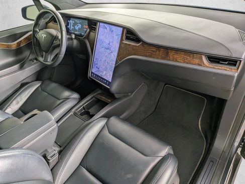 Used 2019 Tesla Model X 75D AWD/4WD image 23