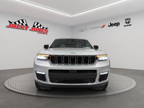 Used 2024 Jeep Grand Cherokee L Limited w/ Luxury Tech Group II image 13