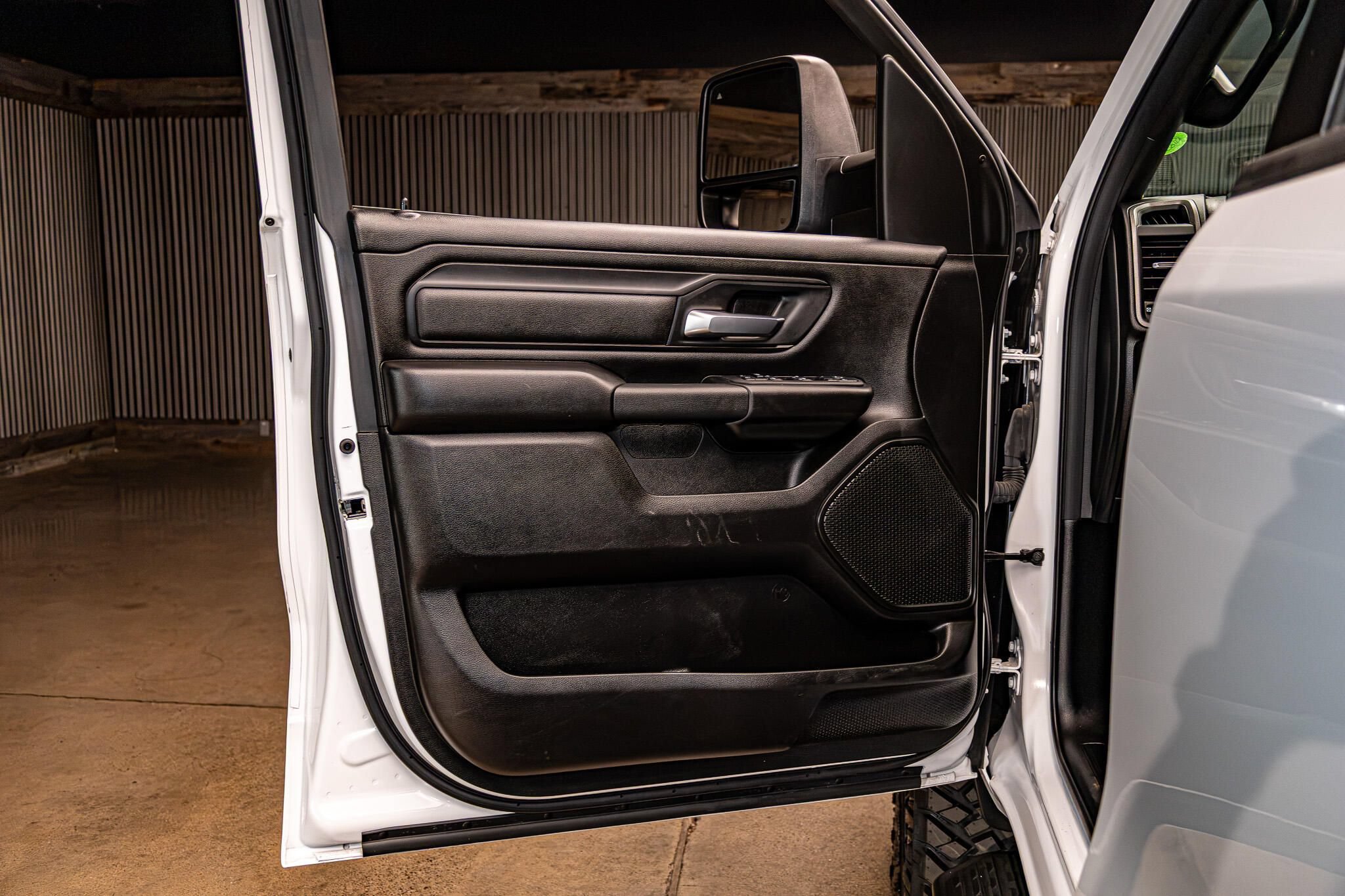 Used 2025 RAM 1500 Warlock AWD/4WD image 29