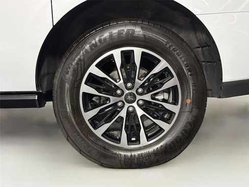 Used 2025 Ford Expedition Max Platinum image 34