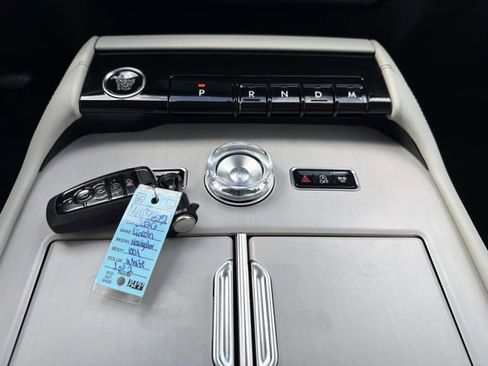 New 2026 Lincoln Navigator Premiere AWD/4WD image 30
