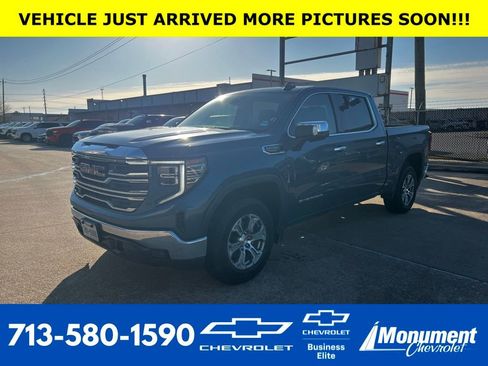Used 2024 GMC Sierra 1500 SLT image 1