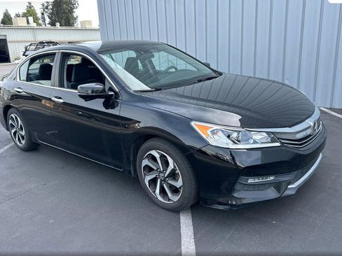 Used 2016 Honda Accord EX image 3