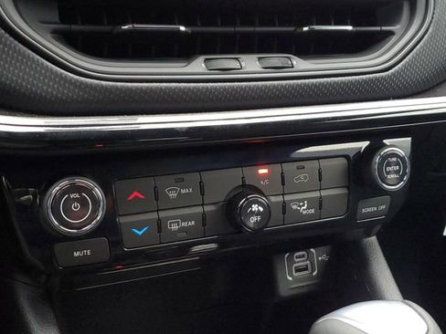 New 2026 Jeep Compass Latitude image 22